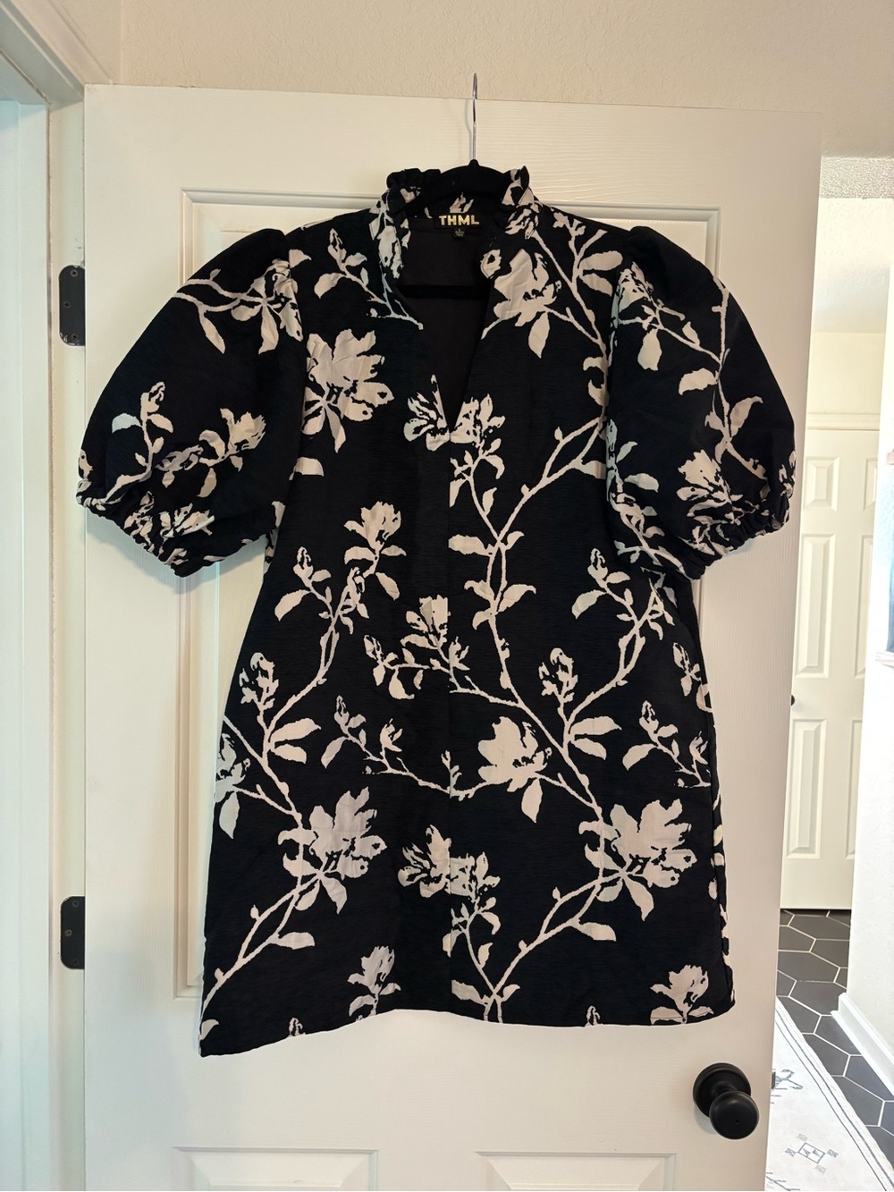 THML Black and White Floral Collar Blouse